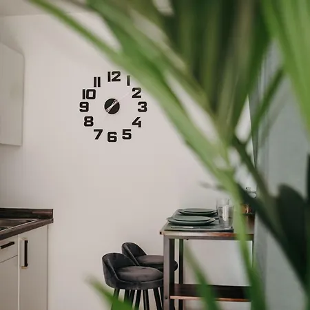 아파트 Neue Im Zentrum